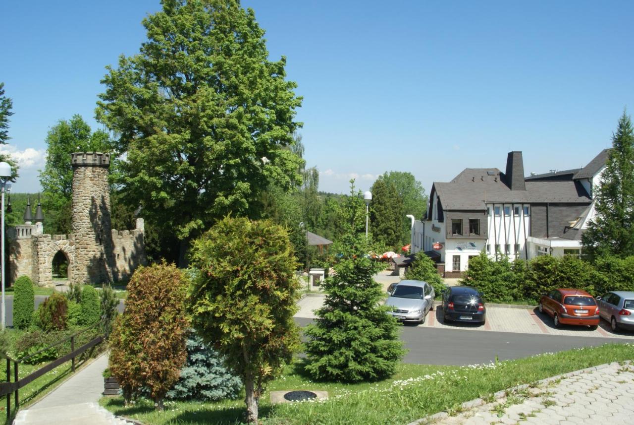 Garni Hotel Pyramida Cheb Zewnętrze zdjęcie